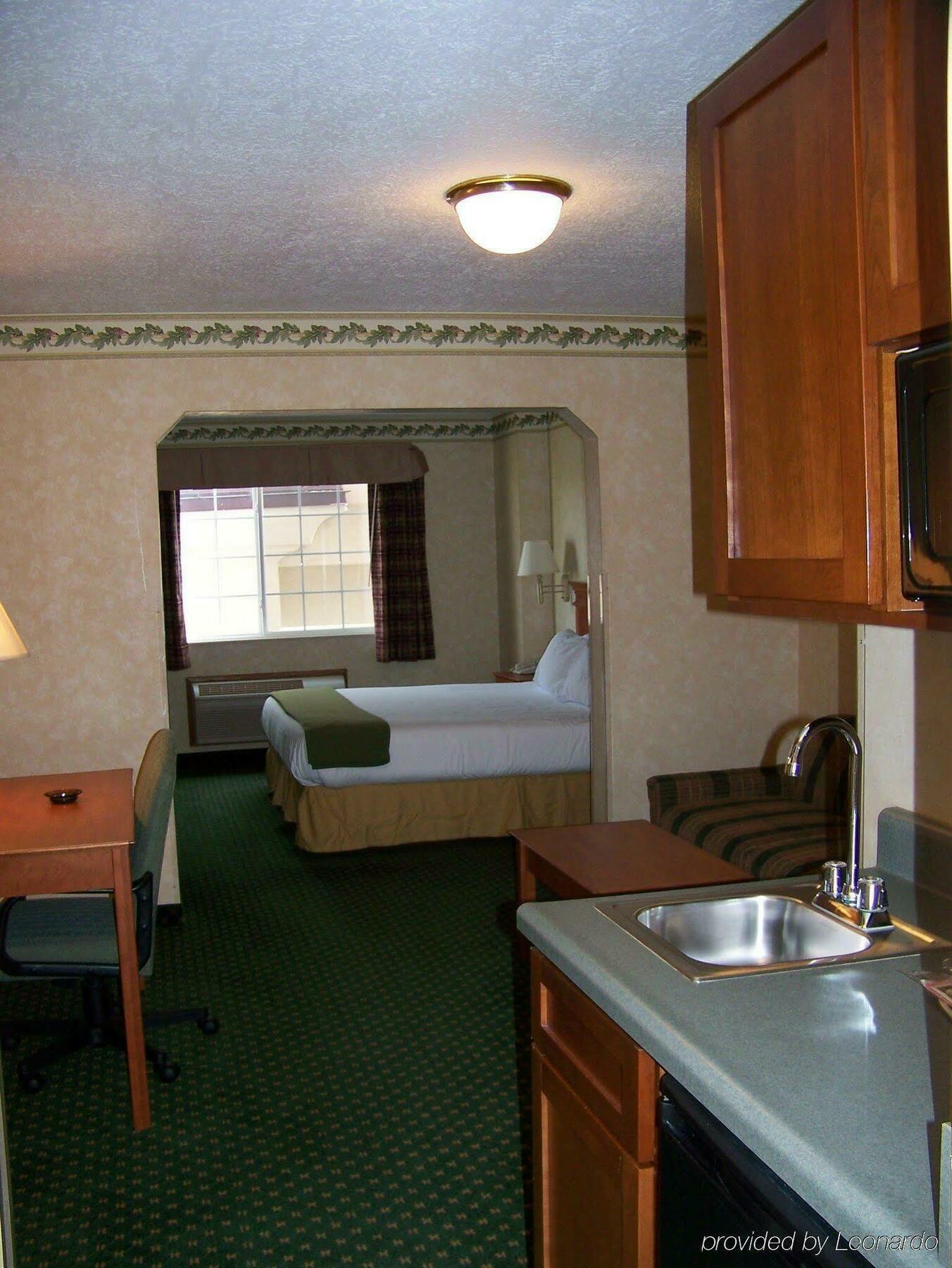 Holiday Inn Express Hotel & Suites Charlotte By Ihg Esterno foto