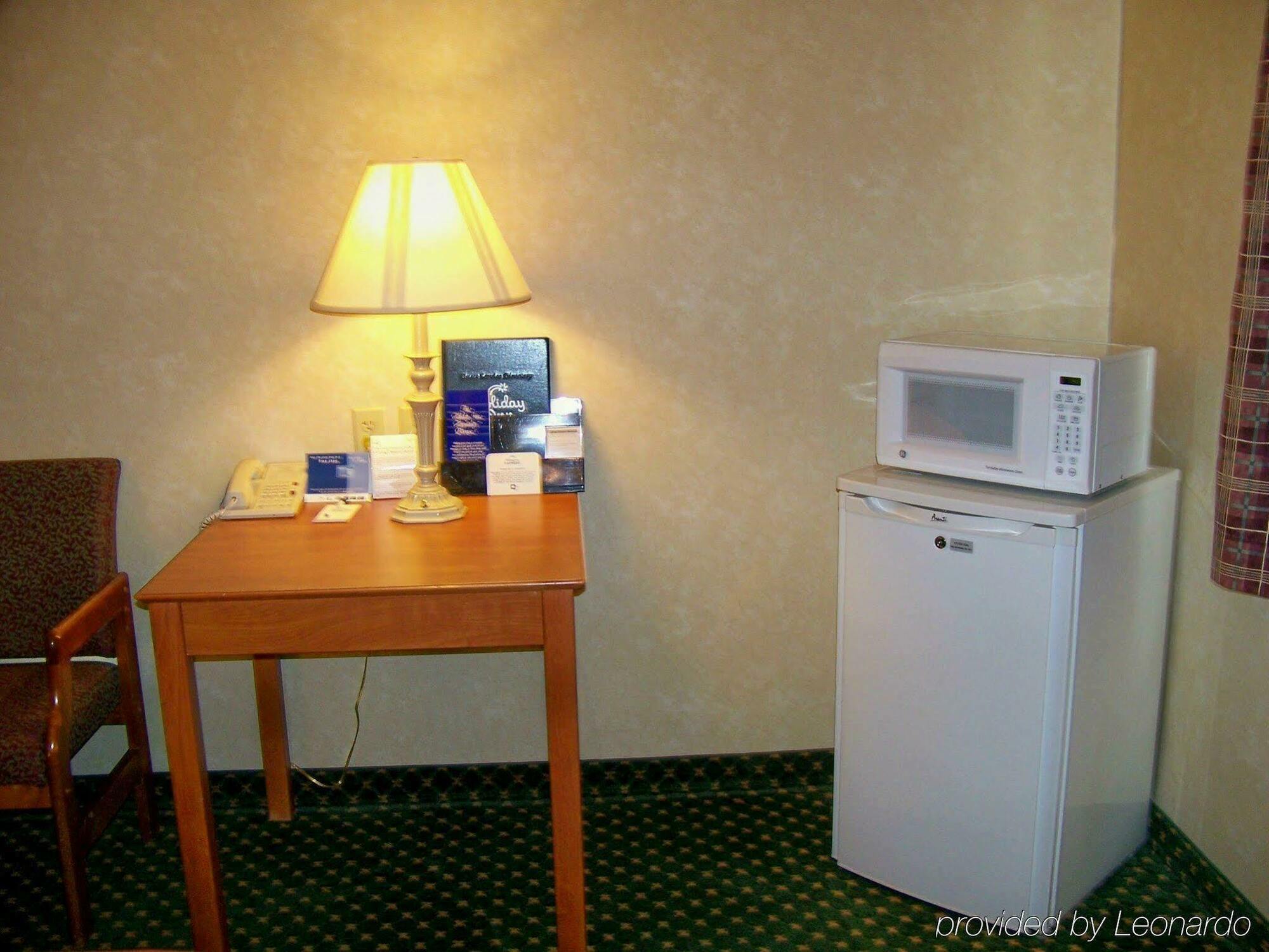 Holiday Inn Express Hotel & Suites Charlotte By Ihg Esterno foto